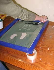 T-shirt-Printing-Singapore-Inking-the-screen
