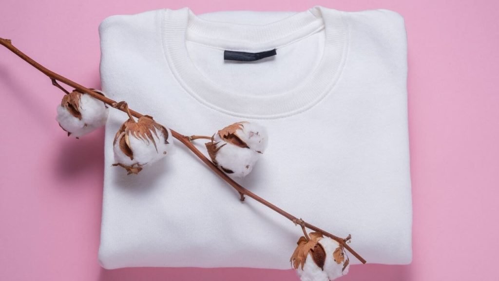 White t-shirt made from 100% cotton fabric